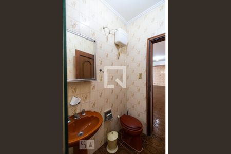 Casa à venda com 450m², 3 quartos e 6 vagas Casa à venda com 450m², 3 quartos e 6 vagasBanheiro de Serviço