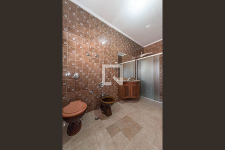 Casa à venda com 450m², 3 quartos e 6 vagas Casa à venda com 450m², 3 quartos e 6 vagasBanheiro da Suíte 1