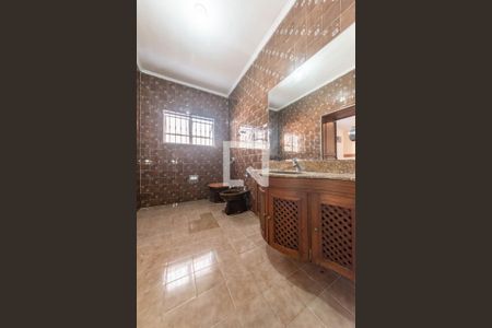 Casa à venda com 450m², 3 quartos e 6 vagas Casa à venda com 450m², 3 quartos e 6 vagasBanheiro da Suíte 1