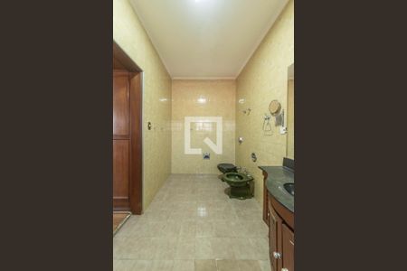 Casa à venda com 450m², 3 quartos e 6 vagas Casa à venda com 450m², 3 quartos e 6 vagasBanheiro da Suíte 2