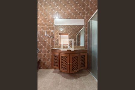 Casa à venda com 450m², 3 quartos e 6 vagas Casa à venda com 450m², 3 quartos e 6 vagasBanheiro da Suíte 1