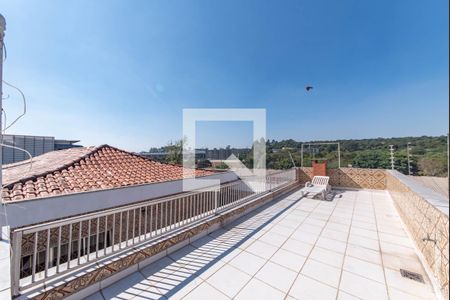 Casa à venda com 450m², 3 quartos e 6 vagas Casa à venda com 450m², 3 quartos e 6 vagasSolarium
