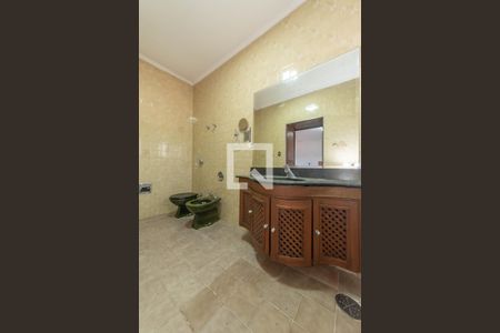 Casa à venda com 450m², 3 quartos e 6 vagas Casa à venda com 450m², 3 quartos e 6 vagasBanheiro da Suíte 2