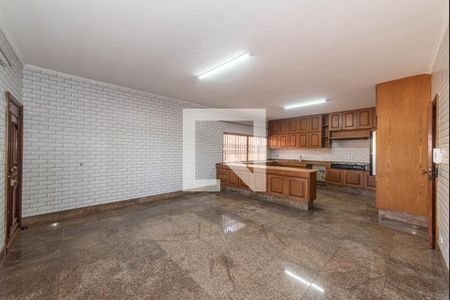 Casa à venda com 450m², 3 quartos e 6 vagas Casa à venda com 450m², 3 quartos e 6 vagasCozinha