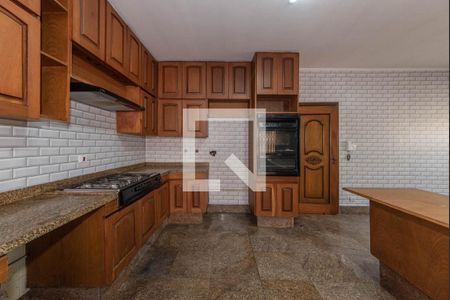 Casa à venda com 450m², 3 quartos e 6 vagas Casa à venda com 450m², 3 quartos e 6 vagasCozinha