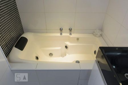 Apartamento à venda com 86m², 2 quartos e 2 vagasQuarto 2 - Suíte/ Banheiro (Banheira)