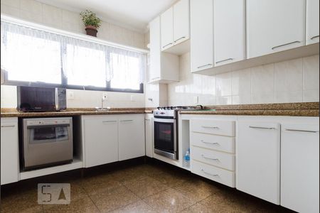 Apartamento à venda com 140m², 4 quartos e 2 vagasCozinha