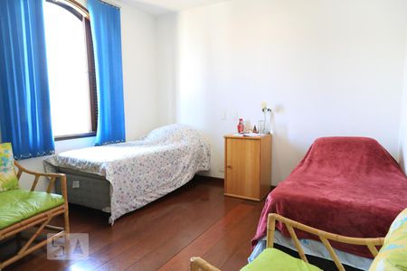 Casa à venda com 500m², 3 quartos e 4 vagas Casa à venda com 500m², 3 quartos e 4 vagasSuíte 1