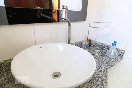 Casa à venda com 500m², 3 quartos e 4 vagas Casa à venda com 500m², 3 quartos e 4 vagasLavabo