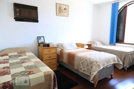 Casa à venda com 500m², 3 quartos e 4 vagas Casa à venda com 500m², 3 quartos e 4 vagasSuíte 2