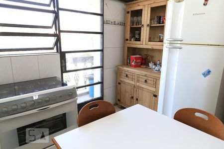 Casa à venda com 500m², 3 quartos e 4 vagas Casa à venda com 500m², 3 quartos e 4 vagasCozinha