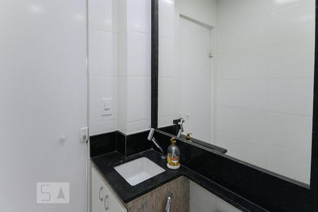 Banheiro de kitnet/studio para alugar com 1 quarto, 29m² em Tijuca, Rio de Janeiro