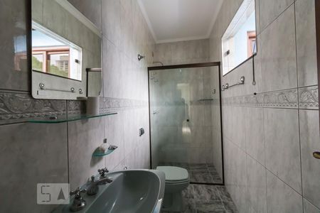 Casa à venda com 650m², 3 quartos e 7 vagasBanheiro da Suíte 1