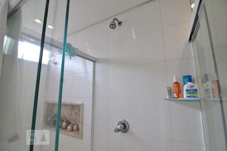 Apartamento à venda com 86m², 2 quartos e sem vagaChuveiro