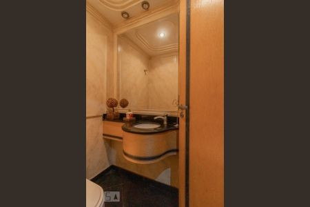 Apartamento para alugar com 300m², 4 quartos e 4 vagas Apartamento para alugar com 300m², 4 quartos e 4 vagasLavabo Inferior