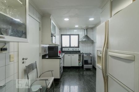 Apartamento para alugar com 300m², 4 quartos e 4 vagas Apartamento para alugar com 300m², 4 quartos e 4 vagasCozinha Inferior