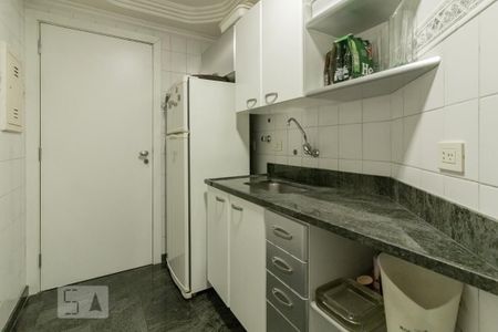 Apartamento para alugar com 300m², 4 quartos e 4 vagas Apartamento para alugar com 300m², 4 quartos e 4 vagasCozinha Superior