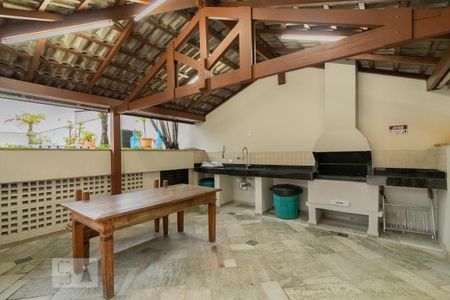 Apartamento para alugar com 300m², 4 quartos e 4 vagas Apartamento para alugar com 300m², 4 quartos e 4 vagasChurrasqueira