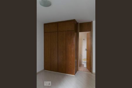 Apartamento à venda com 247m², 4 quartos e 3 vagasQuarto 3 - Suíte (Armários)