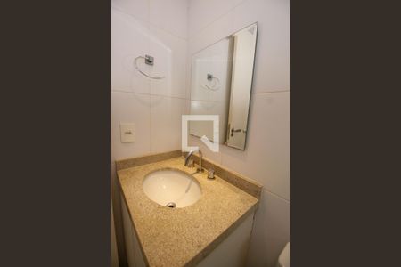 Banheiro de apartamento à venda com 2 quartos, 57m² em Vila Andrade, São Paulo