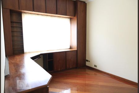 Casa à venda com 600m², 5 quartos e 3 vagas Casa à venda com 600m², 5 quartos e 3 vagasSuíte 2