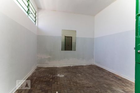 Casa à venda com 370m², 5 quartos e 3 vagas Casa à venda com 370m², 5 quartos e 3 vagasQuarto 6