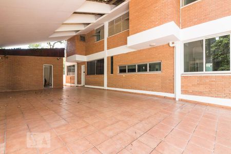 Casa para alugar com 600m², 5 quartos e 6 vagas Casa para alugar com 600m², 5 quartos e 6 vagasGaragem