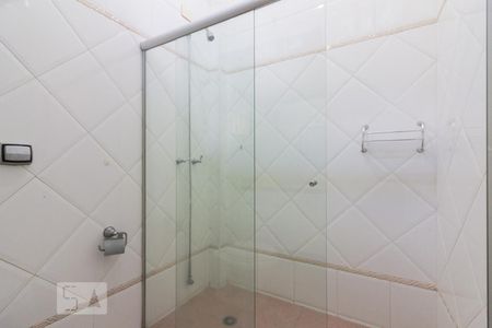 Casa para alugar com 600m², 5 quartos e 6 vagas Casa para alugar com 600m², 5 quartos e 6 vagasBanheiro Suite 2