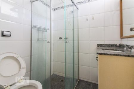 Casa para alugar com 600m², 5 quartos e 6 vagas Casa para alugar com 600m², 5 quartos e 6 vagasBanheiro Suite Inferior