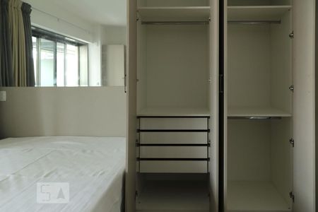 Armário de apartamento para alugar com 1 quarto, 30m² em República, São Paulo