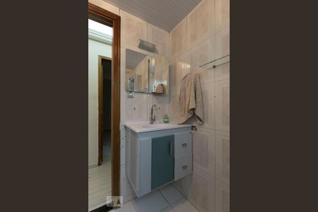 Banheiro social  de apartamento à venda com 3 quartos, 75m² em Vila Monumento, São Paulo