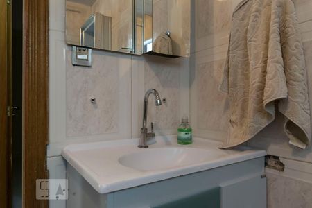 Banheiro social (Torneira) de apartamento à venda com 3 quartos, 75m² em Vila Monumento, São Paulo