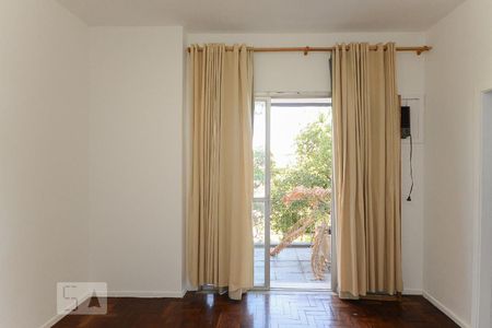 Apartamento à venda com 81m², 2 quartos e 1 vagaSuíte