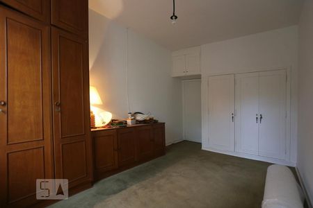 Casa à venda com 350m², 3 quartos e 4 vagas Casa à venda com 350m², 3 quartos e 4 vagasQuarto 1