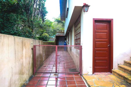 Casa à venda com 350m², 3 quartos e 4 vagas Casa à venda com 350m², 3 quartos e 4 vagasAcesso a Garagem e Ediculas