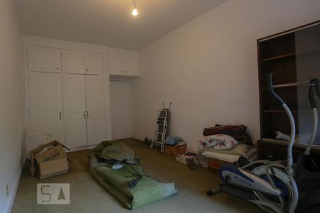 Casa à venda com 350m², 3 quartos e 4 vagas Casa à venda com 350m², 3 quartos e 4 vagasQuarto 2