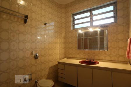 Casa à venda com 350m², 3 quartos e 4 vagas Casa à venda com 350m², 3 quartos e 4 vagasBanheiro Suite