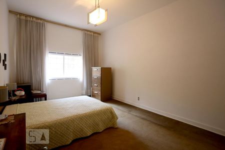 Casa à venda com 350m², 3 quartos e 4 vagas Casa à venda com 350m², 3 quartos e 4 vagasQuarto Suite