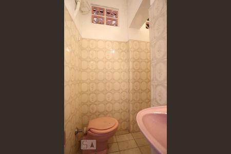 Casa à venda com 350m², 3 quartos e 4 vagas Casa à venda com 350m², 3 quartos e 4 vagasBanheiro da Ediculas 1