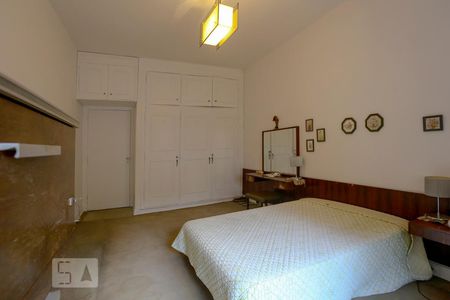 Casa à venda com 350m², 3 quartos e 4 vagas Casa à venda com 350m², 3 quartos e 4 vagasQuarto Suite