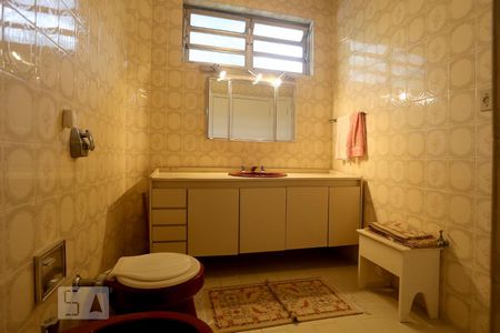 Casa à venda com 350m², 3 quartos e 4 vagas Casa à venda com 350m², 3 quartos e 4 vagasBanheiro Suite