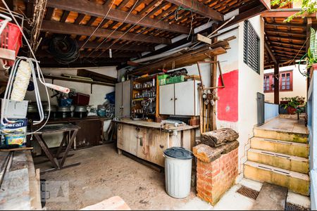 Casa à venda com 380m², 6 quartos e 3 vagas Casa à venda com 380m², 6 quartos e 3 vagasQuintal do Fundo
