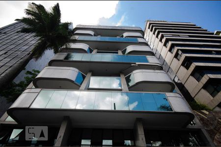 Apartamento à venda com 95m², 2 quartos e 1 vaga Apartamento à venda com 95m², 2 quartos e 1 vagaFachada