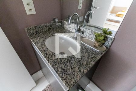 Apartamento à venda com 68m², 2 quartos e 1 vagaBanheiro Social