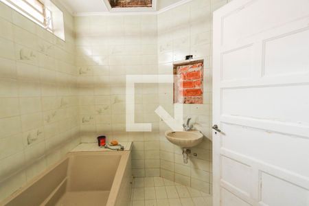 Casa à venda com 600m², 5 quartos e 2 vagasCasa 1 - Banheiro