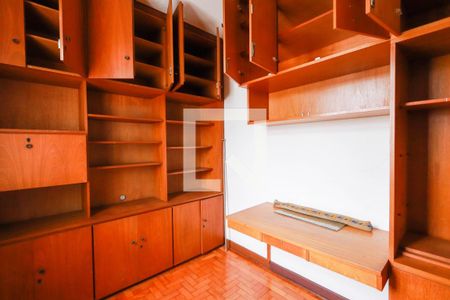 Casa à venda com 600m², 5 quartos e 2 vagasCasa 1 - Quarto 3