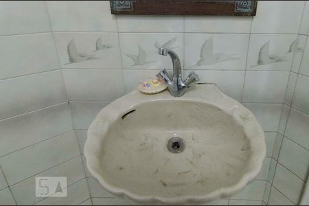 Casa à venda com 600m², 5 quartos e 2 vagasCasa 1 - Banheiro