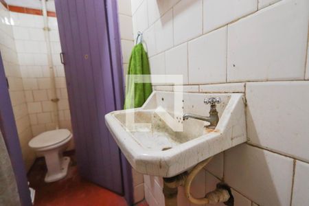 Casa à venda com 600m², 5 quartos e 2 vagasCasa 2 - Banheiro Garagem