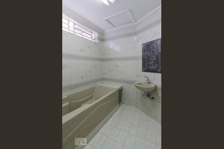 Casa à venda com 600m², 5 quartos e 2 vagasCasa 1 - Banheiro