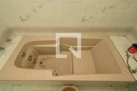 Casa à venda com 600m², 5 quartos e 2 vagasCasa 1 - Banheiro